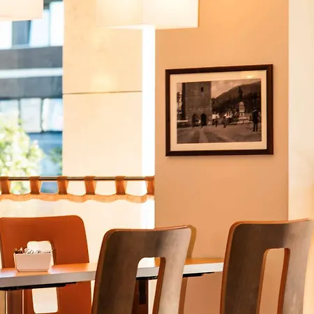 Ibis Como 